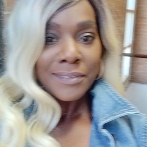 Meet your Posher, Denise